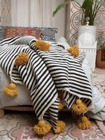 بطانية Pompom المغربية المصنوعة يدويًا ، بطانية ، بطانية بوم ، بطانية بوهو ، غطاء السرير ، بطانية دافئة ، بطانية مريحة (بيضاء مع بوم براون ، كوين (الولايات المتحدة القياسية) (حجم الملك) in Saudi Arabia