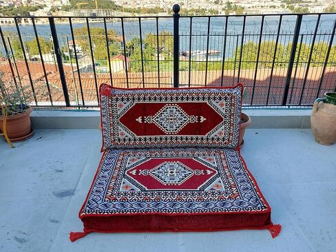 Loveseats ، أريكة مقطعية ، مجموعة جلوس للأريكة العربية ، أريكة البليت ، وسائد الأرضية ، أريكة الأرضية التركية ، المجلس العربي ، تصميم سجادة كيليم (مارون) in Kuwait