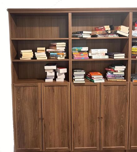 طقم صب التاج لـ Ikea Billy Bookshelf-Clip-on Modular Top Trip للأرفف العريضة أو الضيقة-تسهيل التثبيت غير المتواضع-يناسب وحدات Billy بدون باب-ترقية مخصصة لفائف الرف (أبيض) in Saudi Arabia