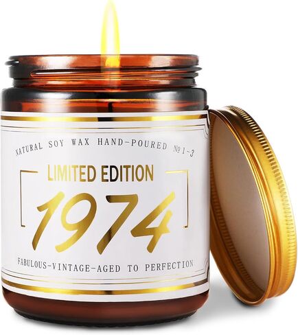 هدايا عيد الميلاد الستين للنساء شمعة معطرة ذهبية "إصدار محدود 1964" شمعة الصويا 1964 هدية شمعة عيد الميلاد الستين الخزامى/العرعر - شمع مزيج الصويا الفاخر للأم وفتاتها والرجال والأصدقاء in Saudi Arabia