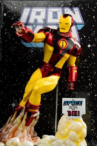 McFarlane Marvel Iron Man 1: 6th Scale Toldible مع Scene & Comic (Iron Man #256) in Saudi Arabia