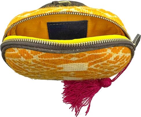 Fanny Pack "Eugenia", made by Jühue Artesanal, handmade fanny bag made in Mexico, Grey fanny bag, embroidered fanny bag, Mexican embroidery, Waist bag, embroidery waist bag, Embroidery waist bag in Saudi Arabia