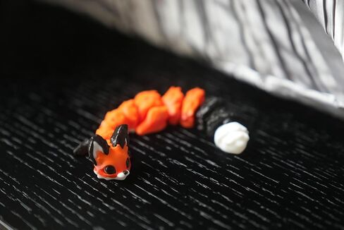 Yuna Fox – Articulated Kawaii Fox Fidget | Japanese Kitsune Desk Companion | Gift for Her in Saudi Arabia