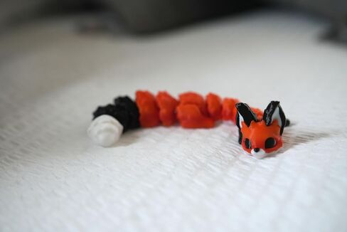 Yuna Fox – Articulated Kawaii Fox Fidget | Japanese Kitsune Desk Companion | Gift for Her in Saudi Arabia