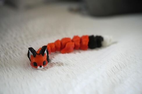 Yuna Fox – Articulated Kawaii Fox Fidget | Japanese Kitsune Desk Companion | Gift for Her in Saudi Arabia