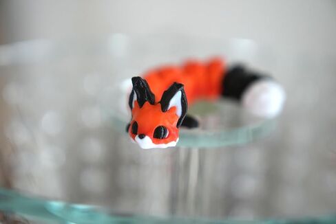 Yuna Fox – Articulated Kawaii Fox Fidget | Japanese Kitsune Desk Companion | Gift for Her in Saudi Arabia