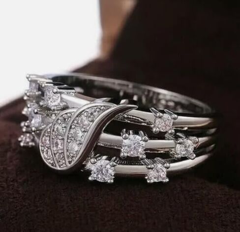 رائع 1 CT Round Round Diamond Wings Wings خاتم الزفاف-مذهلة 14K أبيض الذهب المطلي الفضة الجنيه-الذكرى اليدوية والقابلة للتخصيص أو اقتراح هدية لها in Saudi Arabia