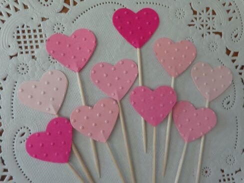 القبعات العليا في Cupcake Heart Polky Dot مختلطات من الأطعمة الوردية - اختيارات الحفلات - اختيارات المقبلات - قلوب بوصة واحدة (مجموعة من 24) in Saudi Arabia