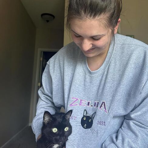 COUPLEHOODIES Custom Embroidered Cat Mom Sweatshirt with Pet Face – Personalized Gift for Cat Lovers, Mom, Dad or New Pet in Saudi Arabia