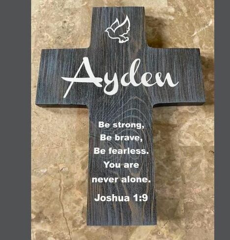 Joshua 1: 9 - Wood Wooden Cross - هدية المعمودية للصبي ، هدية المعمودية للفتاة ، الهدايا الشخصية ، تذكار ذي معنى in Saudi Arabia