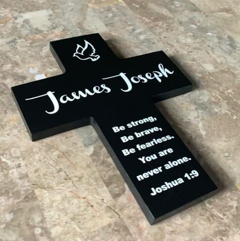 Joshua 1: 9 - Wood Wooden Cross - هدية المعمودية للصبي ، هدية المعمودية للفتاة ، الهدايا الشخصية ، تذكار ذي معنى in Saudi Arabia