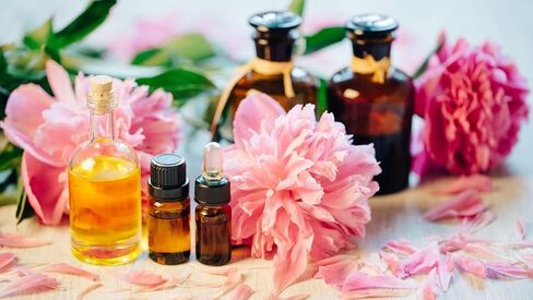 دكتور. مونيكا الجمال الطبيعي-زيت العطور الفاخرة 10 مل-عطر مركّز مع ملاحظات من الياسمين ، زنبق الوادي ، بينا بين والمسك in Saudi Arabia