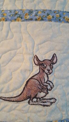 Zoo crib/lap blanket 33 x 49 inches in Saudi Arabia