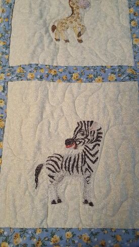 Zoo crib/lap blanket 33 x 49 inches in Saudi Arabia