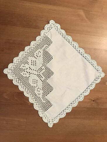 Handmade Crochet Cotton Shelf Doily in Saudi Arabia