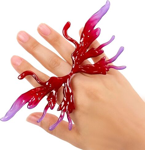 Bratz Fashion Pixiez Lina Dollible Fantasy Doll مع أزياء وملحقات حقيقية in Kuwait