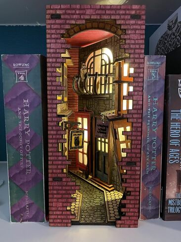 كتاب Wood Book المصنوع يدويًا ، قطع الليزر ، طباعة ثلاثية الأبعاد ، مطلية باليد ، مجمعة بالكامل (قلعة المعالج) in Saudi Arabia