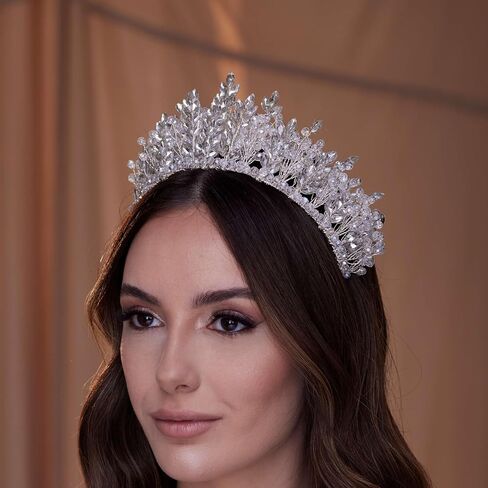 حبة البلورة المتلألئة و tiara الراين in Kuwait