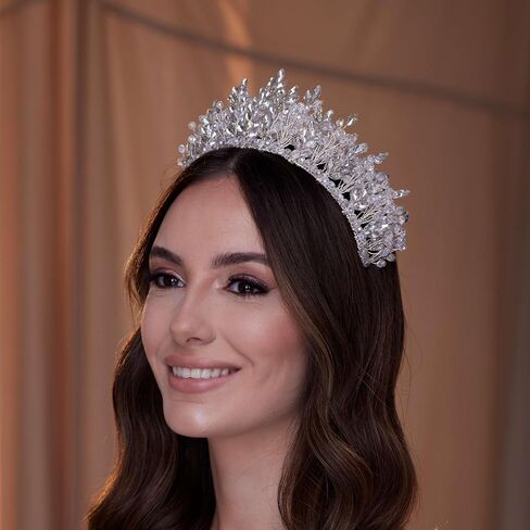 حبة البلورة المتلألئة و tiara الراين in Kuwait