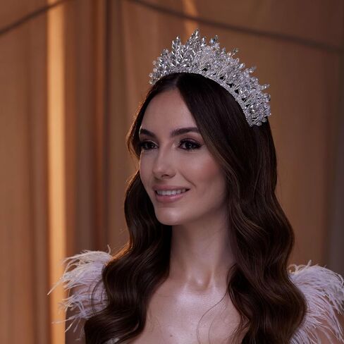 حبة البلورة المتلألئة و tiara الراين in Kuwait