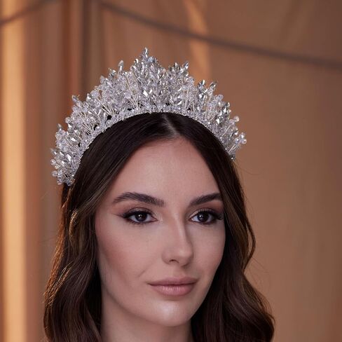 حبة البلورة المتلألئة و tiara الراين in Kuwait