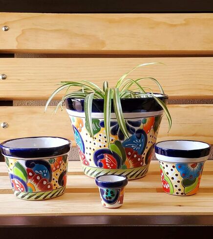 3.5in. الصغيرة المكسيكية Talavera الغراس Qty. 1- تصاميم وألوان الأزهار تختلف قليلاً in Kuwait