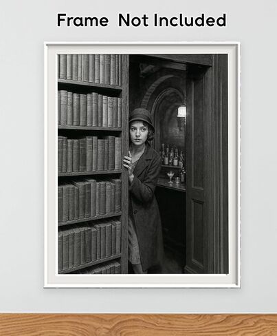 Whisky Hidden Room 18x24 Poster Canvas - Vintage Speakeasy Phhibition Wall Art ، Flapper Noir Hidden Bar Photo ، ديكور صالة بالأبيض والأسود للمكتب ، البار ، كهف الرجل ، أو عشرينيات القرن العشرين عشاق الغموض in Kuwait