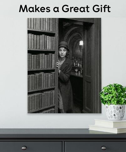 Whisky Hidden Room 18x24 Poster Canvas - Vintage Speakeasy Phhibition Wall Art ، Flapper Noir Hidden Bar Photo ، ديكور صالة بالأبيض والأسود للمكتب ، البار ، كهف الرجل ، أو عشرينيات القرن العشرين عشاق الغموض in Kuwait