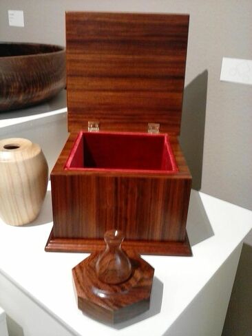 Peruvian Rosewood Box in Saudi Arabia