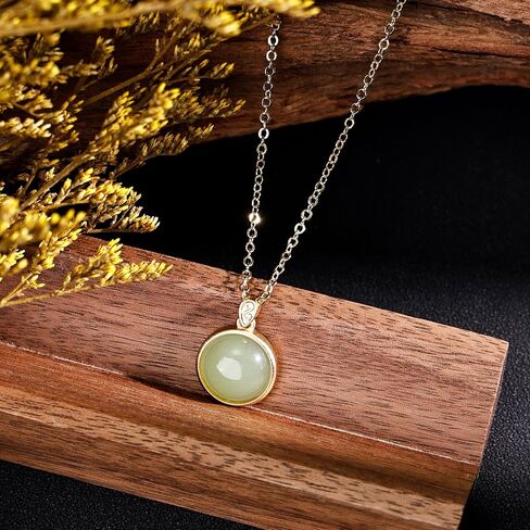 Exquisite Green Jade Necklace with Gold Frame – Unique Round Pendant Jade Jewelry for Women & Stylish Green and Gold Necklace Gift in Saudi Arabia