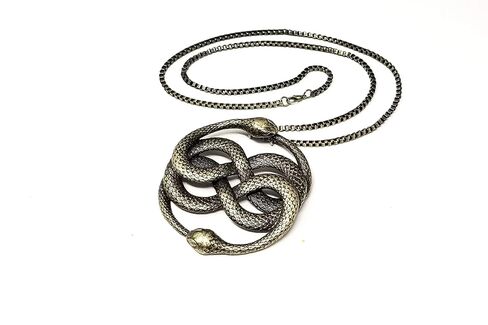 Neverending Story 1 & 2 Auryn قلادة ، ميدالية ، نسخة طبق الأصل من القلادة (نحاس كبير ، عتيق) in Kuwait