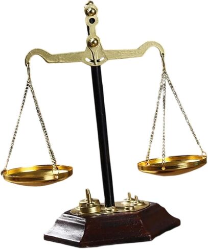 نمط النمط المعدني الصغير ، مقياس محامٍ من أبراج المجوهرات العدالة ، ديكور مكتب ، منزل فريد من نوعه in Saudi Arabia