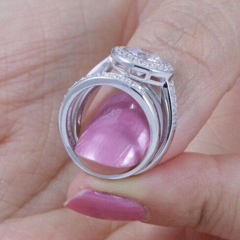 ICEDOUT 2 CT Round Round Cut Miamond Pzel Halo Consigning Beatherity Ring مجموعة 14K أبيض الذهب اللامعة المصنوعة يدويًا 925 Sterling Silver Propose Ring Gorgeous Anniversary Gift for Her in Saudi Arabia