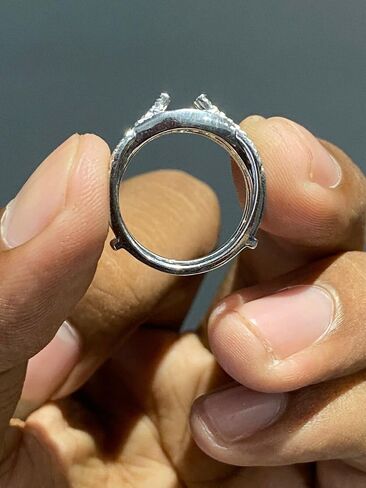 1.00 CT REOW GREEN GREEN EMERANSER REP RING ، 14K WHITE GOLD FILD ، STERLING SILVER (WIDE ، 5) in Saudi Arabia