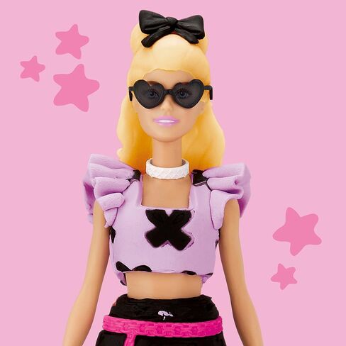 Play-Doh Barbie Designer Show Set ، Make Doll Cloths مع 21 إكسسوارات وأزياء مركب النمذجة ، Kids Arts & Crafts for Girls & Boys 5+ in Kuwait