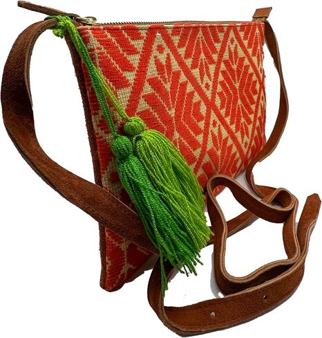 Crossbody "Vicenta" ، الذي صنعه Jühue Artesanal ، مصنوع في المكسيك ، حقيبة زرقاء ، حدوث حدود ، قطعة فريدة من نوعها ، حقيبة مطرزة ، تطريز مكسيكي ، مصنوع يدويًا ، ملموسًا من جلد الغزال ، تطريز كروسودي in Saudi Arabia