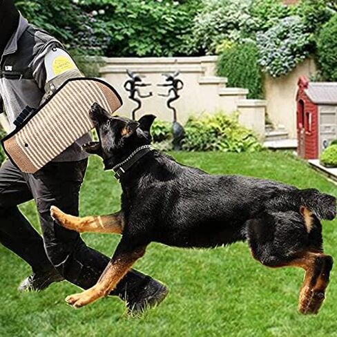 Morezi Dog Bite Sleeve Cloeve Dog Dogs ، معدات تدريب قوية ، Fit Pit Bull German Shepherd K9 ، جرو يونغ كلاب آمنة مضغية مبطنة لعب لعبة السحب لأي من الذراع - أسود - أسود in Kuwait
