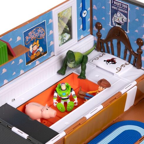 مجموعة لعبة Disney Store Story Story Story Moving Truck Play - Truck Movers Truck with Trailer و Andy's Room و Woody و Buzz Lightyear و REX و RC و Hamm Plus Associory in Kuwait