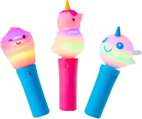 Cool Things Mini Light Up Spinner Toy Wand للأطفال - أضواء وألوان الغزل - هدية ممتعة ولعب الصيف والترفيه الحفلات وغرف التوحد الحسية وجوائز الفصول الدراسية (3 أصدقاء في Safari) in Kuwait