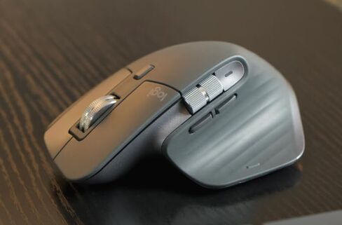 لوجيتك MX Master 3S لماوس بلوتوث لاسلكي، تمرير فائق السرعة، Ergo، 8K DPI، نقرات هادئة، تتبع على الزجاج، USB-C، Apple، iPad - رمادي فضائي (متجدد) in Kuwait