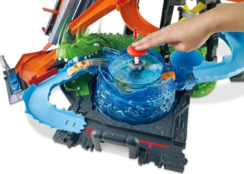 Hot Wheels City Car Wash and Giant Gator in Kuwait