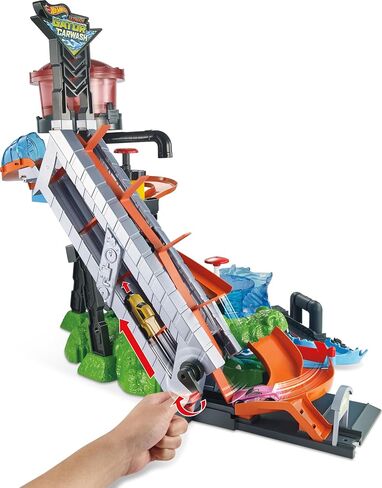 Hot Wheels City Car Wash and Giant Gator in Kuwait