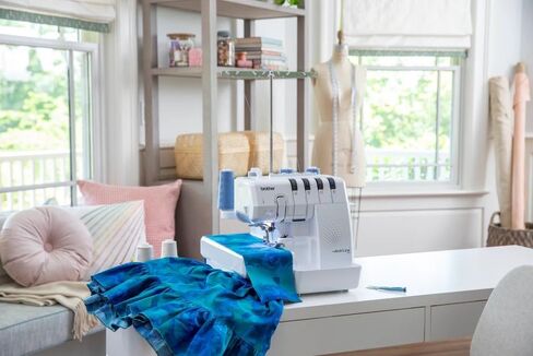 أخي Airflow 3000 خيط الهواء Serger Overlock Machine مع قدم وحزمة الخيط in Kuwait