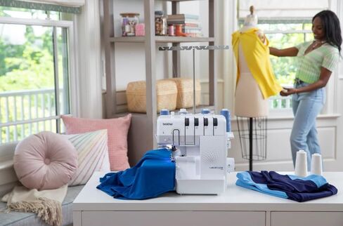 أخي Airflow 3000 خيط الهواء Serger Overlock Machine مع قدم وحزمة الخيط in Kuwait