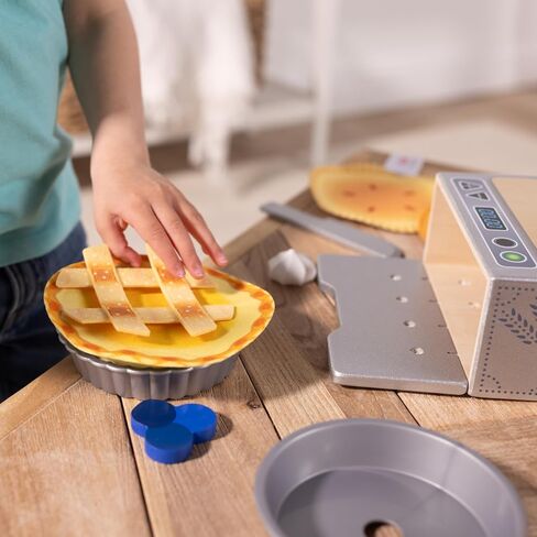 Melissa & Doug Make and Bake Pies Play Play مجموعة طعام وفرن خشبي مع عجينة اسفنجي للأعمار 3+ - FSC معتمدة in Saudi Arabia