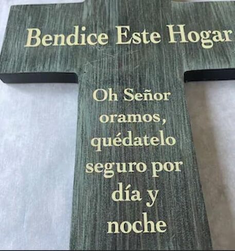 Spanish Cross Bendice Este Hogar - Oh Señor oramos, quédatelo seguro por día y noche Inspirational Prayer shown in Distressed Sage & Maize in Saudi Arabia