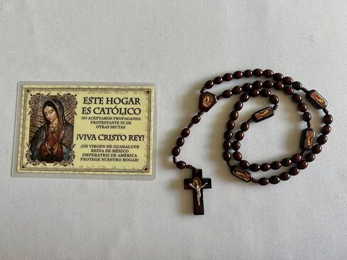 Cedula/Tarjeta Laminada: "Este Hogar es Catolico" Y Rosario de Madera Hecho a mano con la imagen de la virgen de guadalupe in Saudi Arabia