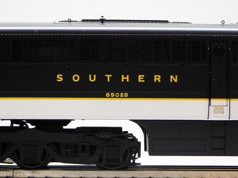 Lionel Southern Superbass PB #6902B in Saudi Arabia