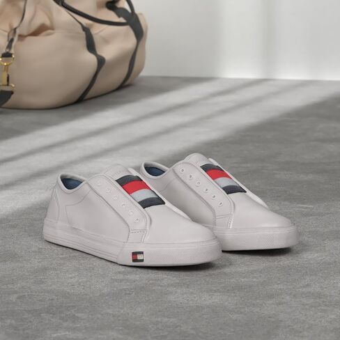 حذاء رياضي نسائي من Tommy Hilfiger Anni سهل الارتداء - - 7.5 M US in Saudi Arabia