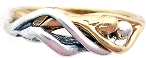 Woman/Woman Embrace Puzzle Ring in Saudi Arabia